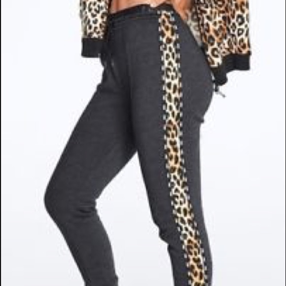 VS PINK Leopard High-Waist Jogger